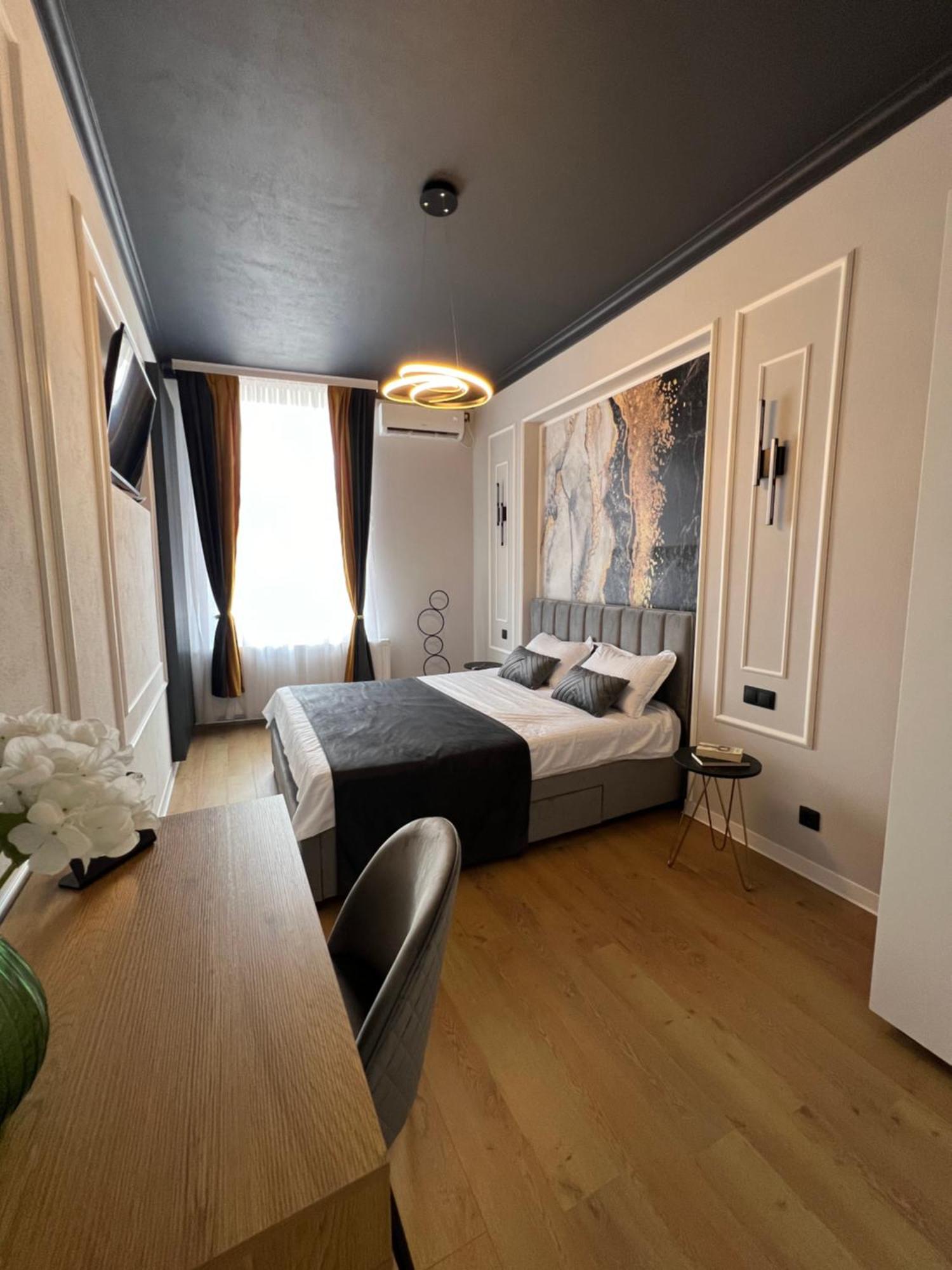 Euphoria Apartment *