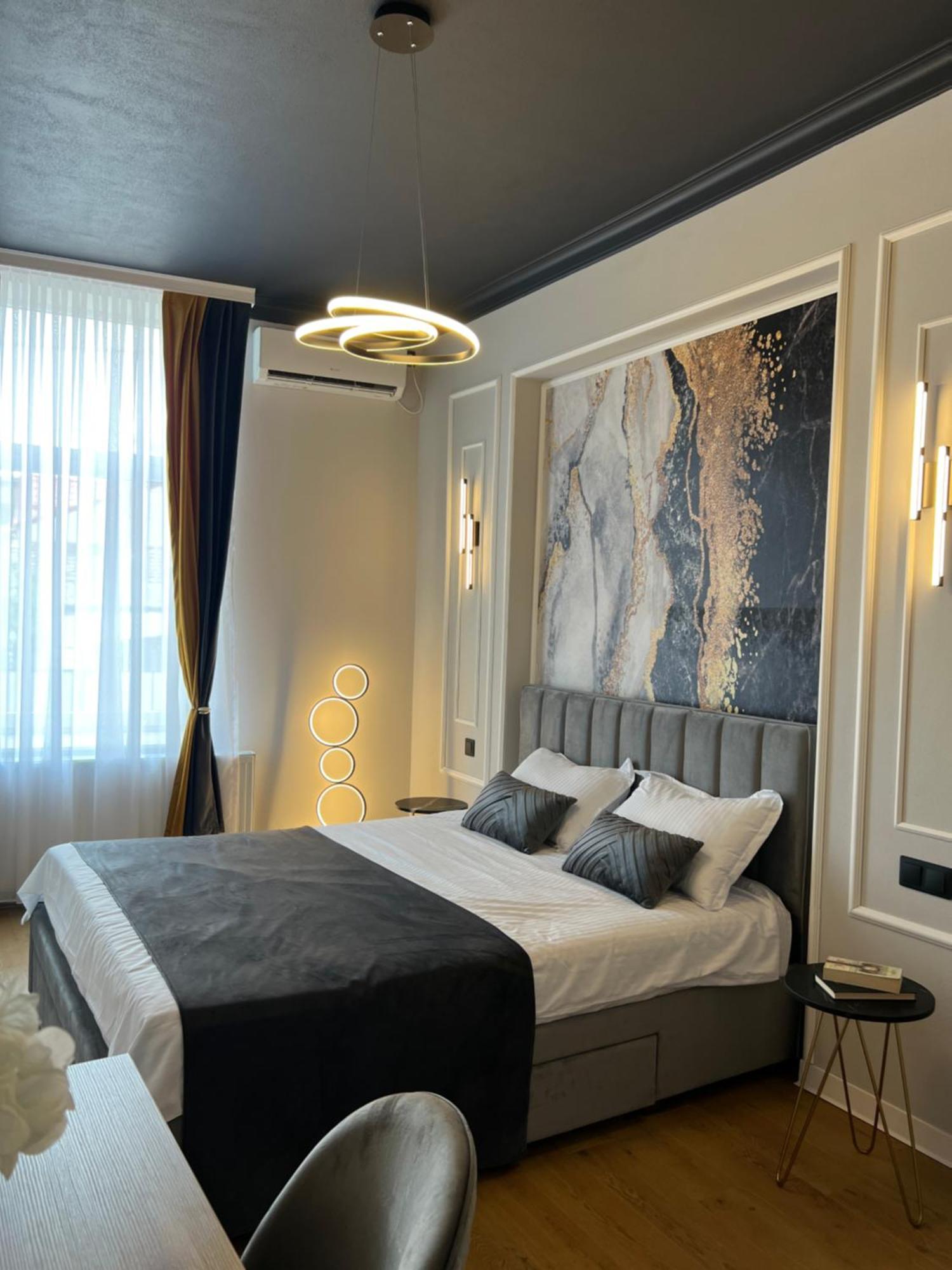 Apartment Euphoria *